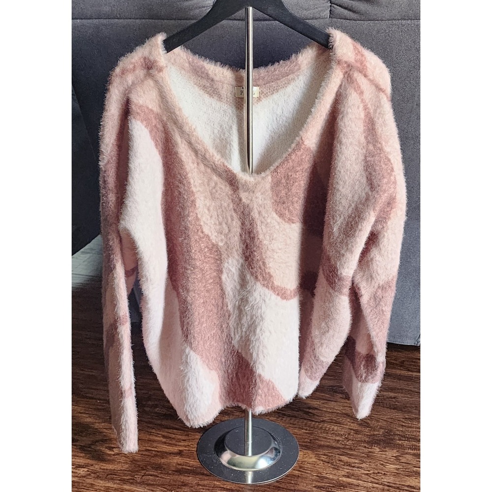 POL Fuzzy Textured Knit Sweater V-Neck Chunky Size Medium Brown Tan